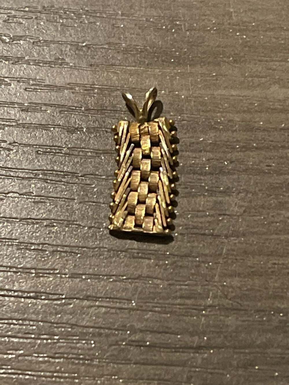 Vintage Gold Tone Modernist Textured Link Pendant Charm